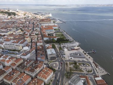 Lizbon, Portekiz 'in tarihi merkezindeki geleneksel binaların güzel hava manzarası