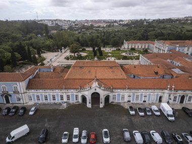 Lizbon, Portekiz 'deki tarihi Queluz Sarayı' na güzel bir hava manzarası.
