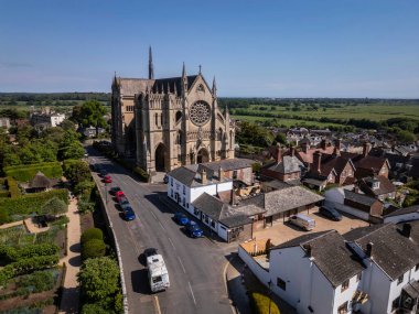Arundel, İngiltere 'deki eski tarihi katedralin güzel hava manzarası.
