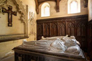 Ortaçağ tarihi kalesi Arundel, İngiltere 'deki şapele güzel bir manzara.