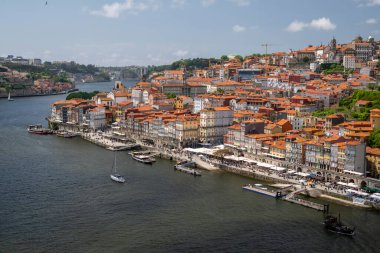 Porto, Portekiz 'deki eski tarihi binaların güzel manzarası