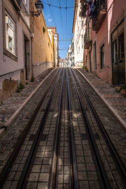 Geleneksel Bica Caddesi, Lizbon şehir merkezi, Portekiz 'de füniküler için zemin yolları