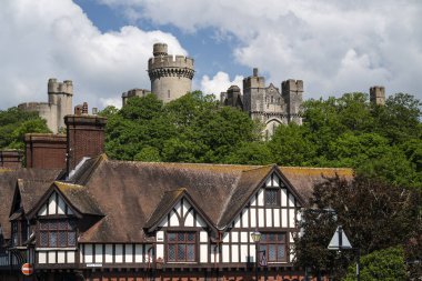 Arundel, İngiltere 'deki ortaçağ tarihi şatosunun güzel manzarası.