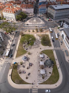 Lizbon, Portekiz şehir merkezindeki halk meydanına güzel bir hava manzarası