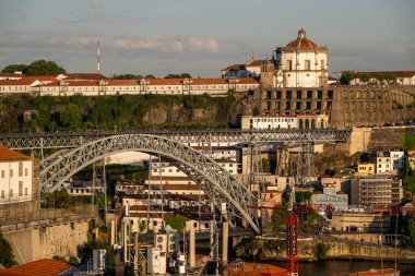 Porto, Portekiz 'deki eski tarihi binaların güzel manzarası