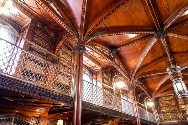 Вид на интерьер средневекового исторического замка в Арунделе, Великобритания