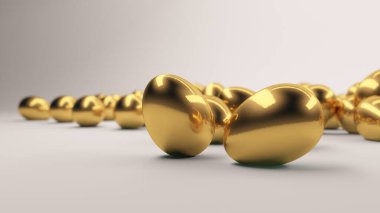 Yumuşak ışıkla aydınlatılan çoklu altın yumurtaların yakın görüntüsü yumuşak metalik yüzeylerinde yansımaları olan sıcak ve davetkar bir sahne yaratıyor..