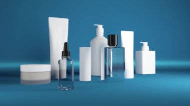 Mavi arka planda düzenlenmiş beyaz kozmetik şişeleri minimalist ve modern bir tasarım sergiliyor..