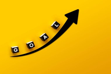 Sanal hedef tahtası ve tahta küpte ekranı yazdıran artan ok. İş başarısı hedefi ve hedef kavramı.