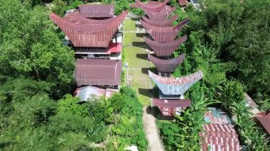 İHA Görüntüsü Toraja 'dan Tongkonan' ın İkonik Tekne Şekilli Çatılarını Yakalıyor