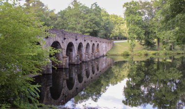 Cumberland Dağı Parkı 'ndaki ana köprü, Byrd Creek Köprüsü olarak da bilinir, Crossville Tennessee' de bulunan beton bir kemer köprüdür. 