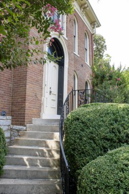 Bowling Green 'deki Cinayet Evi' nin unutulmaz tarihi. Karanlık ve trajik bir geçmişi olan, çifte cinayetle alay edilen güzel bir ev. 