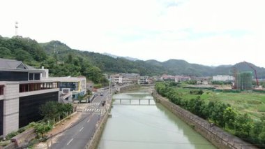 Çin 'in Hangzhou kentindeki Bin Ada Gölü doğal manzarası. Yüksek kalite 4k görüntü