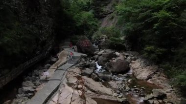 Taihuyuan, Hangzhou 'daki doğal manzaranın havadan görünüşü. Yüksek kalite 4k görüntü