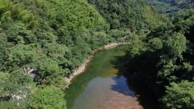 Taihuyuan, Hangzhou 'daki doğal manzaranın havadan görünüşü. Yüksek kalite 4k görüntü