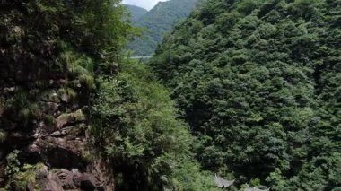 Taihuyuan, Hangzhou 'daki doğal manzaranın havadan görünüşü. Yüksek kalite 4k görüntü