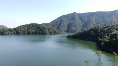 Taihuyuan, Hangzhou 'daki doğal manzaranın havadan görünüşü. Yüksek kalite 4k görüntü