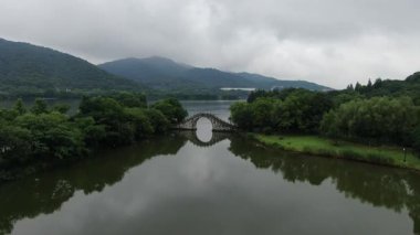 Xianghu Gölü Hangzhou Çin 'in doğal manzarası. Yüksek kalite 4k görüntü