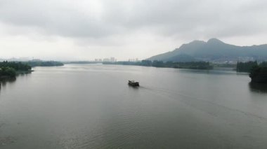 Xianghu Gölü Hangzhou Çin 'in doğal manzarası. Yüksek kalite 4k görüntü