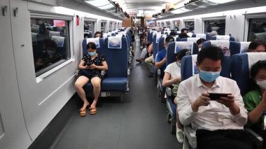 Çin yapımı yüksek hızlı bir trenin iç mekanı. Yüksek kalite 4k görüntü