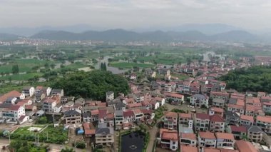 Shaoxing Zhejiang Çin 'deki sulak köylerin hava manzarası. Yüksek kalite 4k görüntü