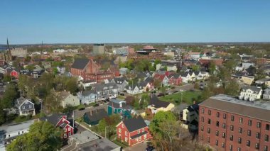 Kanada 'nın Prens Edward Adası' ndaki bir sahil şehri ve limanın havadan görüntüsü. Yüksek kalite fotoğraf