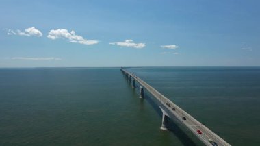 Kanada, Prens Edward Adası 'ndaki konfederasyon köprüsünün hava görüntüsü. Yüksek kalite fotoğraf