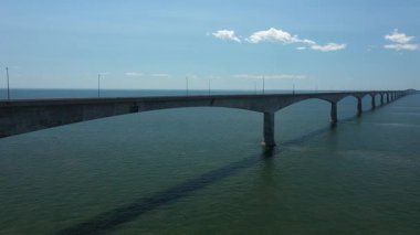 Kanada, Prens Edward Adası 'ndaki konfederasyon köprüsünün hava görüntüsü. Yüksek kalite fotoğraf