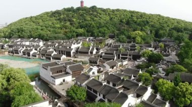 Huishan 'ın Wuxi Jiangxu Çin' deki eski kasabasının havadan görünüşü. Yüksek kalite 4k görüntü