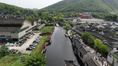 Huishan 'ın Wuxi Jiangxu Çin' deki eski kasabasının havadan görünüşü. Yüksek kalite 4k görüntü