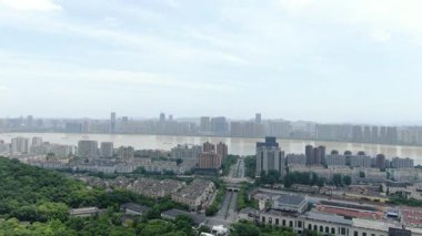 Hangzhou şehrinin hava sahnesi ve qianjiang nehri, Hangzhou, Zhejiang, Çin. Yüksek kalite 4k görüntü