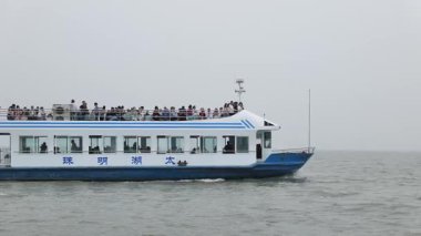 Çin 'in Wuxi Jiangsu bölgesindeki büyüleyici Taihu Gölü manzarası. Yüksek kalite 4k görüntü