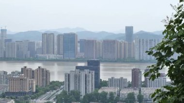 Hangzhou şehrinin hava sahnesi ve qianjiang nehri, Hangzhou, Zhejiang, Çin. Yüksek kalite 4k görüntü