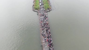 Batı Gölü, Hangzhou, Çin 'deki doğal manzara ve tekne manzarası. Yüksek kalite 4K görüntü. Yüksek kalite 4k görüntü