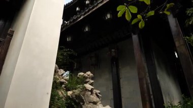 Hangzhou 'daki Hu Xueyan' ın eski konutunda geleneksel Çin mimarisi. Yüksek kalite 4k görüntü