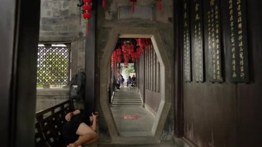 Hangzhou 'daki Hu Xueyan' ın eski konutunda geleneksel Çin mimarisi. Yüksek kalite 4k görüntü