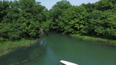 Batı Gölü, Hangzhou, Çin 'deki doğal manzara ve tekne manzarası. Yüksek kalite 4K görüntü. Yüksek kalite 4k görüntü