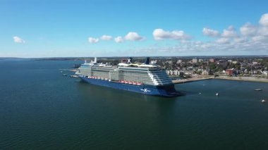 Kanada 'nın Prens Edward Adası' ndaki bir sahil şehri ve limanın havadan görüntüsü. Yüksek kalite fotoğraf