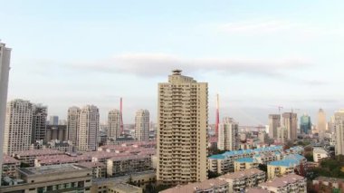 Şangay, Çin - 25 Kasım 2023 Huangpu Nehri ve Lujizui finans ve ticaret bölgesi, Şangay, Çin insansız hava aracı görüntüsü. Yüksek kalite fotoğraf