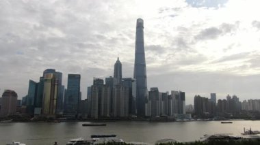 Şangay, Çin - 25 Kasım 2023 Huangpu Nehri ve Lujizui finans ve ticaret bölgesi, Şangay, Çin insansız hava aracı görüntüsü. Yüksek kalite fotoğraf