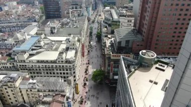 Şangay, Çin - 25 Kasım 2023 Nanjing Caddesi 'nin insansız hava aracı görüntüsü