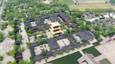 Şangay, Çin - 8 Mart 2022: 4K Real Time Aerial view of The Guangfulin site of Shanghai, Çin. Yüksek kalite 4k görüntü