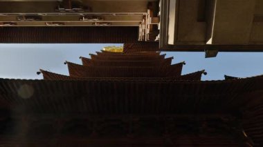 Jingan Tapınağı, Şangay 'daki mimari manzara. Yüksek kalite 4k görüntü