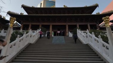 Jingan Tapınağı, Şangay 'daki mimari manzara. Yüksek kalite 4k görüntü