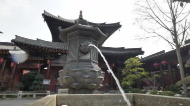 Şangay, Çin - 8 Mart 2022: Guangfulin sitesi içindeki manzara 4K Real Time Aerial view of The Guangfulin site of Shanghai, Çin. Yüksek kalite 4k görüntü