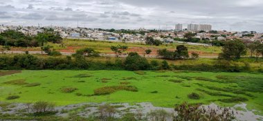 İsrail 'in kuzeyindeki ada şehrinin manzarası.