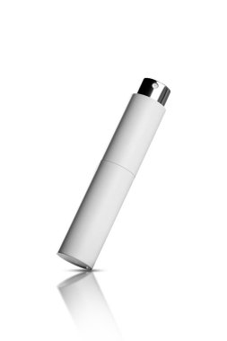 Minimalist Atomizer Sprey Şişesi Beyaz Arkaplanda İzole Edildi