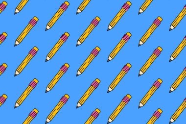 Kauçuk bilezik okul kırtasiyesine sahip kalem mavi arka planda renksiz desen. Tahta kalemle silgi karalama desenli arka plan çocukları, okul, üniversite, bilim