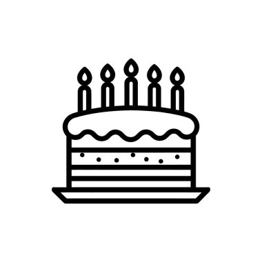 Bu resim, süsleme, mumlar ve noktalarla kaplı katmanlı bir pasta gösteriyor. Hepsi de siyah çizgili, beyaz bir arkaplanda duruyor..