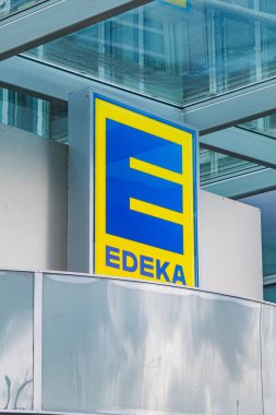 Alman perakendecisi Edeka 'nın dükkan tabelasını kapat